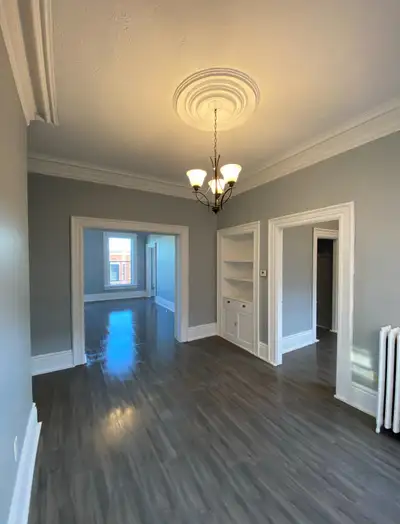 $1,650/month | 201 Duke Street | Available Now Bright and spacious 3-bedroom, 1-bathroom apartment i...