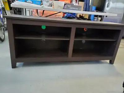 TV Cabinet Stand. 58inches long . 24" high, 15 3/4 " Wide Perfect for 65" TV $125 obo