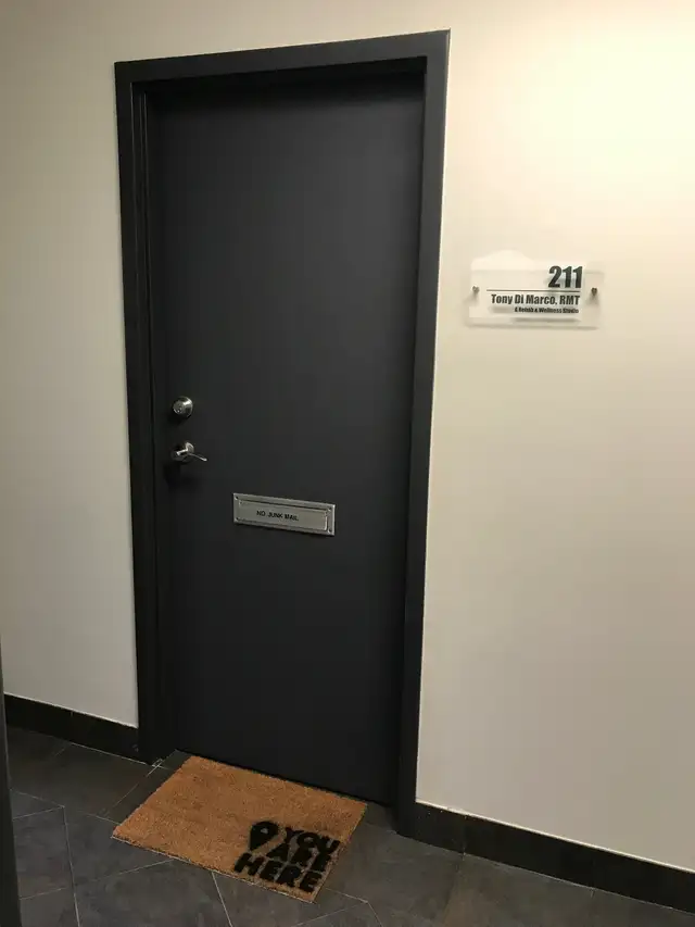 Medical/Healthcare/Wellness clinic space to share/rent. in Commercial & Office Space for Rent in Oakville / Halton Region - Image 5