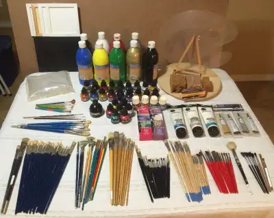 Gros Lot de Matériel D'Artistes Valeur Total de plus de $1488.47, View more