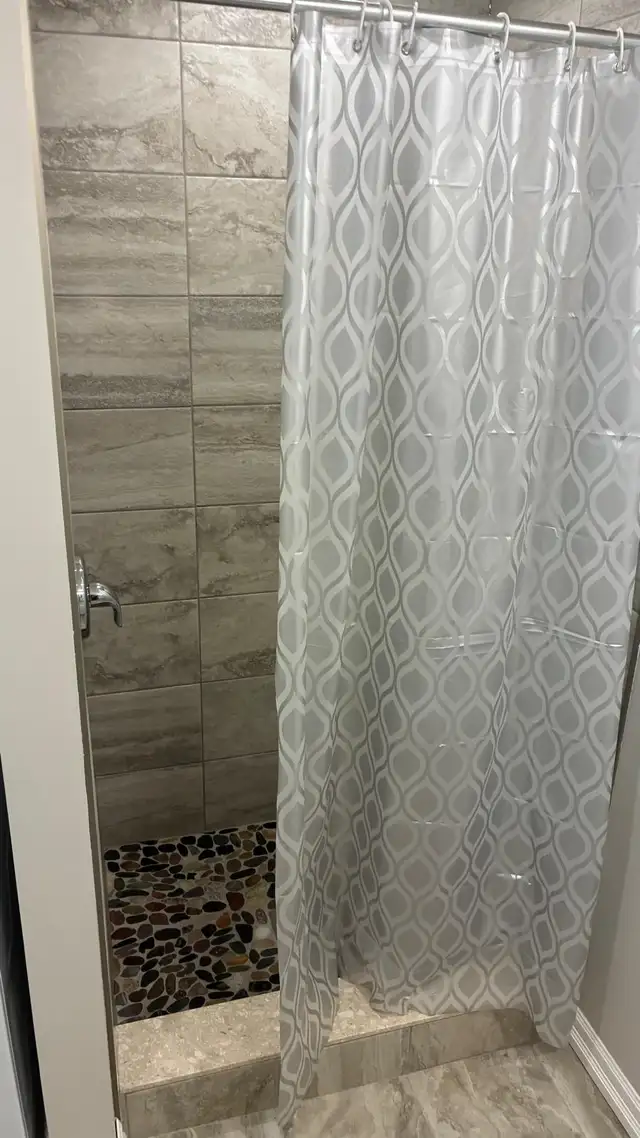 Basement Apartment Newly Renovated in Long Term Rentals in City of Toronto - Image 4