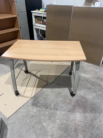 Table sur roulettes, View more