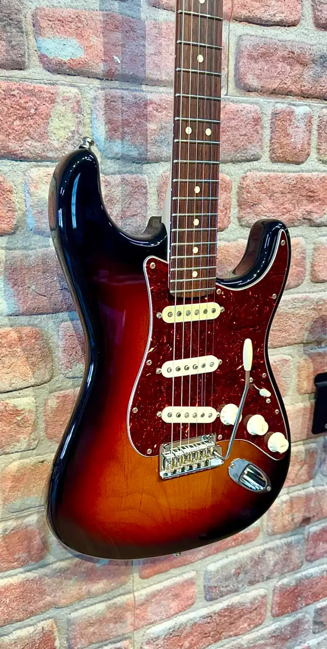 Fender American Pro Stratocaster 2018584654978862950403