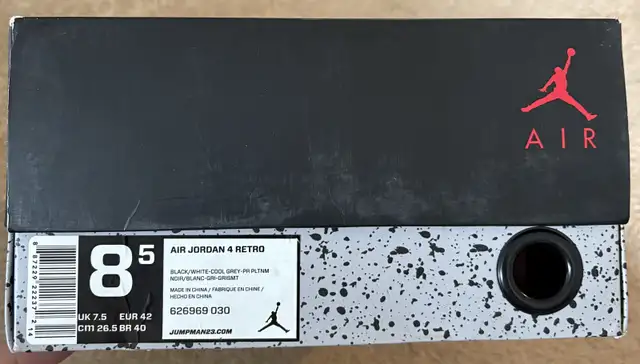 AIR JORDAN RETRO 4 FEAR 2013 SIZE 8.5 MENS in Men's Shoes in City of Toronto - Image 3