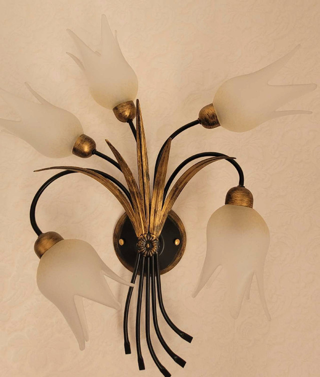 Wall Lamp, Modern Wrought Iron.  in Home Décor & Accents in Markham / York Region - Image 3