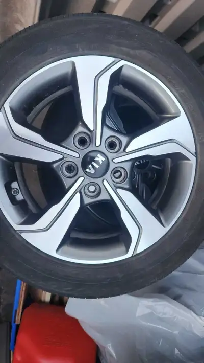 4 x mag Kia Était sur Kia Forte5 2021 Vérifier sur le net (surement que ça fonctionne sur bcp de mod...