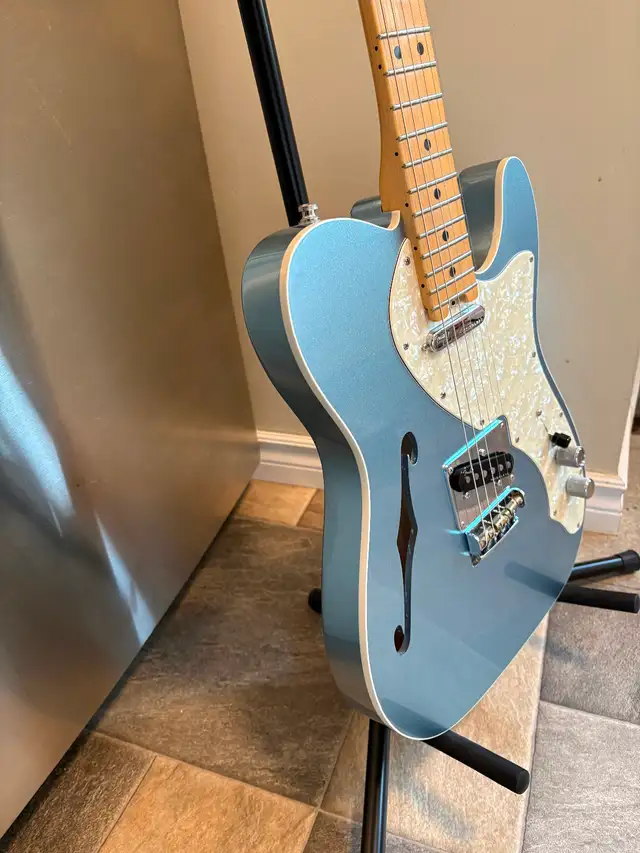 Fender American Elite Telecaster  Thin-line in Mystic Ice Blue in Guitars in Markham / York Region - Image 6