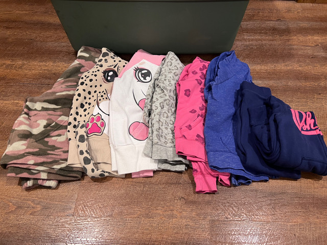 Girls Fall/Winter 6/7 clothing lot in Kids & Youth in Barrie - Image 2