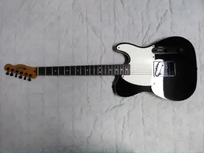 Squire Custom Esquire Telecaster - Black, View more