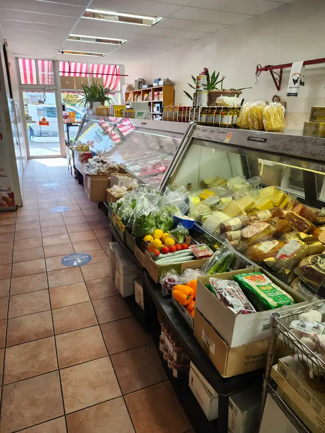 Business for sale: Established Toronto Butcher/Meat shop, grocer in Other Business & Industrial in City of Toronto - Image 3