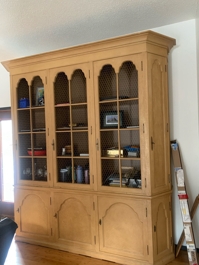 China cabinet  in Hutches & Display Cabinets in Thunder Bay - Image 2