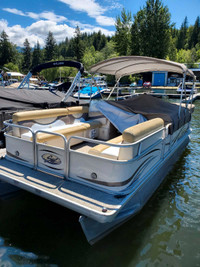 22 Foot Sweetwater Pontoon Boat 