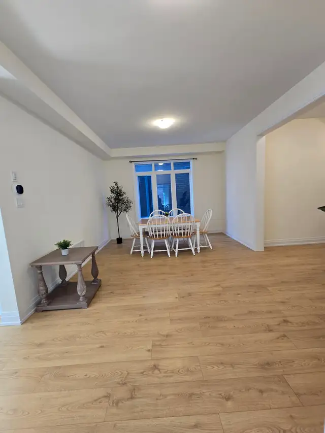 1 bedroom 1 washroom in 4 bedroom new home midhurst springwater in Room Rentals & Roommates in Barrie - Image 5