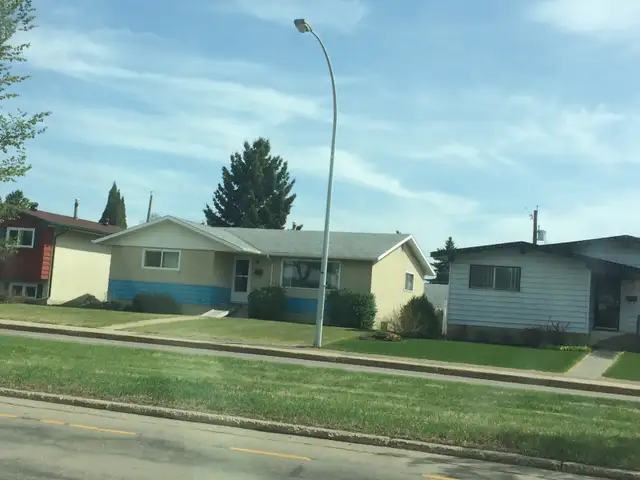 Newly Reno'ved 3 beds basement suite near Southgate LRT