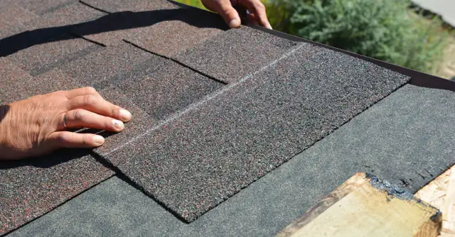 ROOF REPAIR
TOITURE
GUTTER
GOUTTIÈRES
LEAK
SEAL63005663794561124