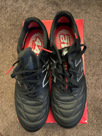 New Balance Cleats Size 10.5 