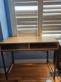 Light wooden desk- Brand new condition