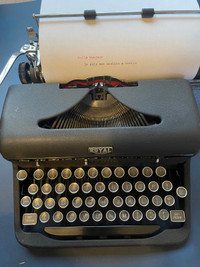 Dactylo Royal Arrow typewriter with case (1947)