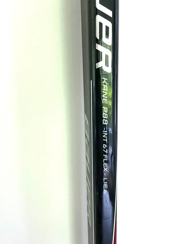 BRAND NEW BAUER VAPOR INTERMEDIATE APX2 HOCKEY STICK RIGHT in Hockey in City of Toronto - Image 4