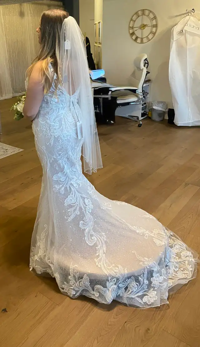 Justin Alexander Wedding dress in Wedding in Saskatoon - Image 3