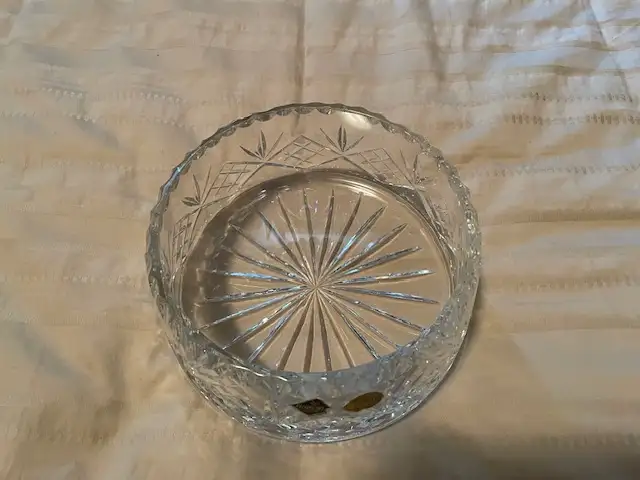 crystal bowl in Home Décor & Accents in Kingston - Image 4