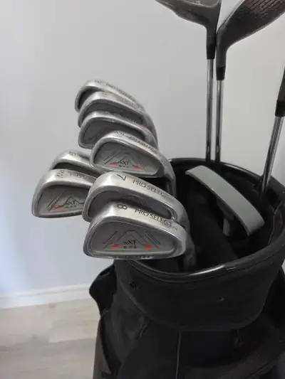 Pro Select Right-Handed Men's Golf Club Set, View more