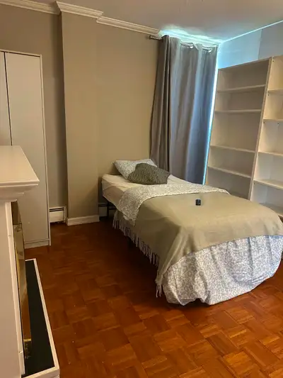 Furnished Private Room - Downtown Calgary (1929 11 Ave SW) Rent: $650/month (includes utilities) Ava...