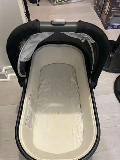 uppababy vista v1 bassinet with accessories, View more