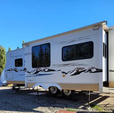 2008 26' Denali by Dutchmen Travel Trailer. New Awning. Generator. Call FRED 250-396-7771