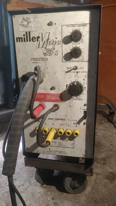 Machine à souder au MIG, Millermatic 35S, avec spot weld