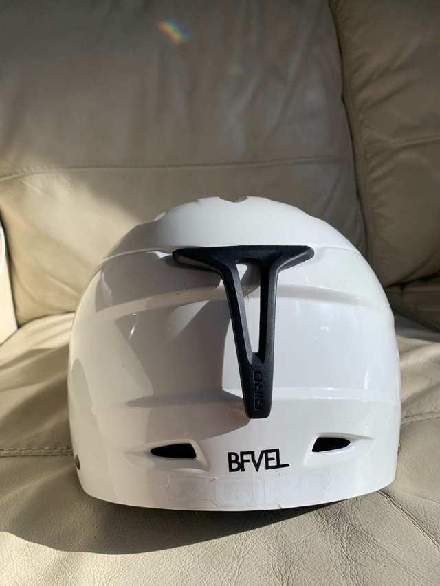 Giro (M) Adjustable Ski/Snowboard Helmet - White in Ski in Bedford - Image 3