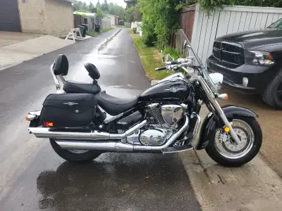 2015 Suzuki Boulevard C 50 SE. Garage kept, low milage with 6246 Km. Has a fresh oil and filter, thi...