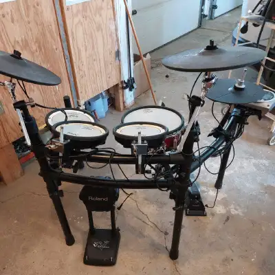 Roland TD-15 Electronic Drum Kit, View more