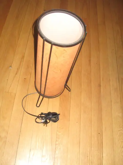 Ikea Table Lamp Desk W/ Shades in Indoor Lighting & Fans in Ottawa - Image 3