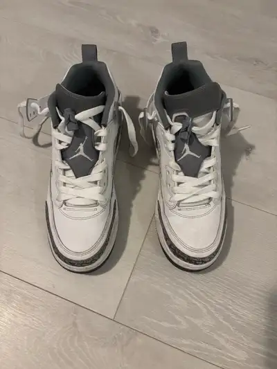 Jordan 4 Spizike white and gray size 7, View more