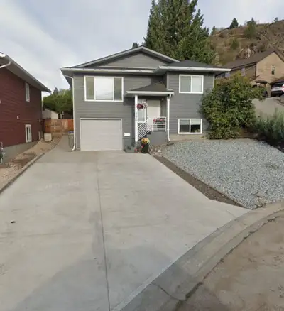 Bright, Updated 4-Bedroom Family Home in Dufferin – All Utilities and WiFi Included Welcome to one o...