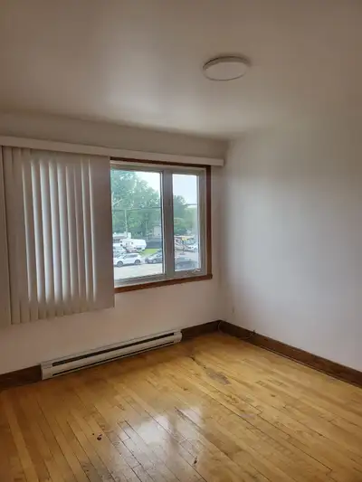 Superbe 4 ½ in the heart of Chomedey apartment for rent 1600$