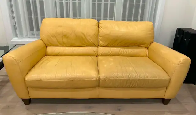 Italian leather sofa couch in Couches & Futons in Kitchener / Waterloo - Image 6