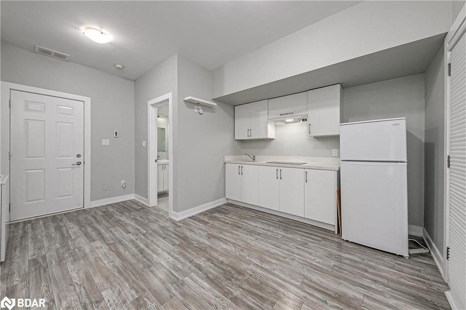 Bachelor Suite for Rent 4