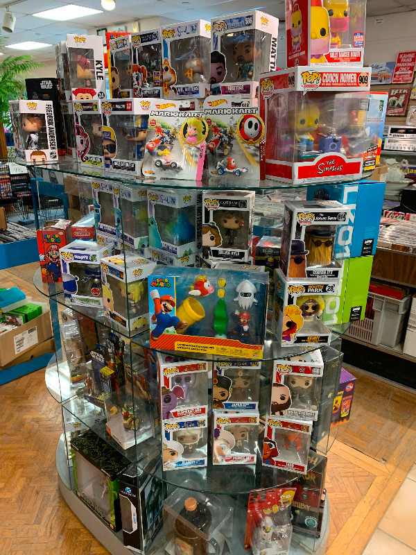 MARIO / FUNKO / MARVEL FIGURES & COLLECTIBLES in Toys & Games in Chatham-Kent