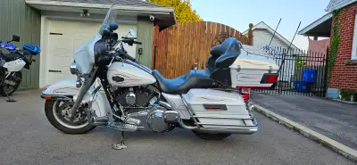 2008 Harley Davidson Ultra classic. 96 engine with 6 speed transmission. 106216 Klms or 66000 miles....