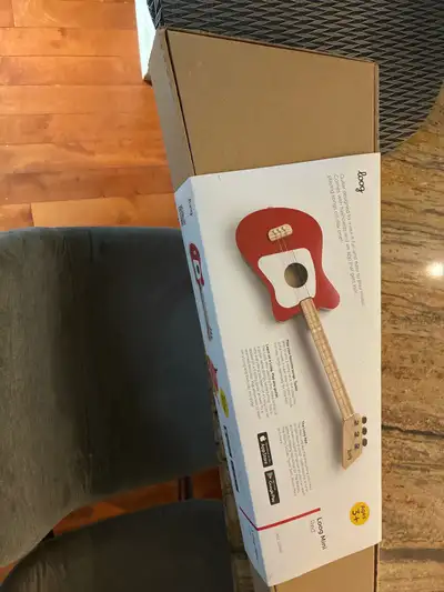 We have a new Loog Mini Guitar that our kids did not use. An ideal first guitar. The Loog Mini is a...