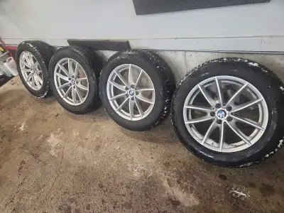 Pirelli Sottozero3 Run Flat Winter 225 60 18 Tires mounted on original BMW X3 18" Rims. Included in...