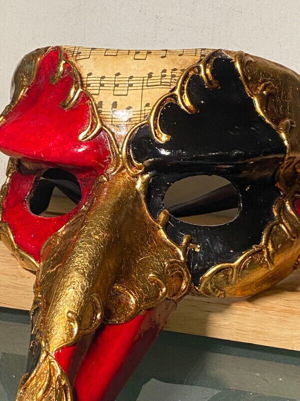 La Maschera del Galeone Hand Painted Venetian Mask Made in Venic in Arts & Collectibles in Vancouver - Image 2
