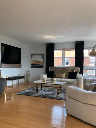 Superbe 4 ½ haut de gamme à louer – La Baie (955 rue Bagot) Emplacement de choix – près de tous les...