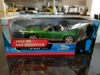 1:18 Diecast Beanstalk Jaguar XKR Roadster 007 James Bond
