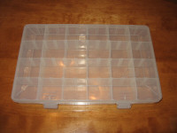Boîte de rangement Plano (24 compartiments ajustables)