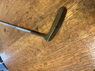 ACUSHNET BULLSEYE 35A PUTTER in Golf in St. Catharines - Image 2