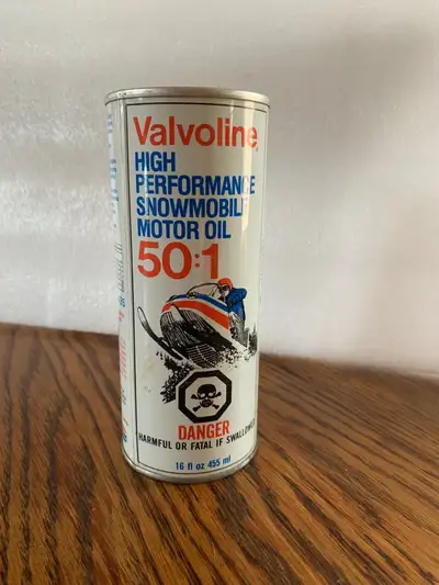 Vintage 16 oz Valvoline High Performance Snowmobile Motor Oil 50:1 Unopened and in mint condition ....