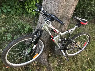 Powerlite Outcast Mountain Bike 26" / Velo de montagne, View more